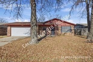 920 W Memphis St in Broken Arrow, OK - Building Photo