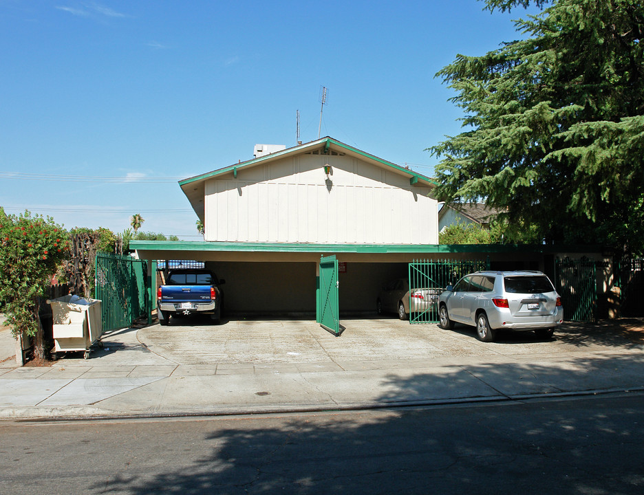 3115 N Arthur Ave in Fresno, CA - Foto de edificio