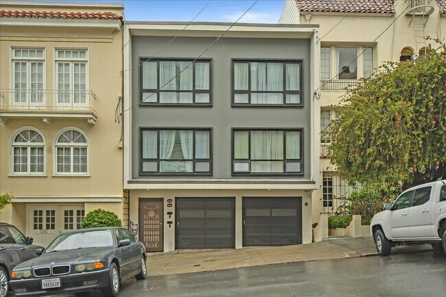 1021 Greenwich St, Unit SI ID1508524P in San Francisco, CA - Building Photo - Building Photo