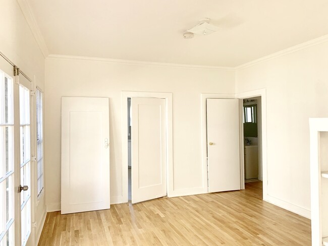 610 Parkman Ave, Unit 610.75 in Los Angeles, CA - Building Photo - Building Photo