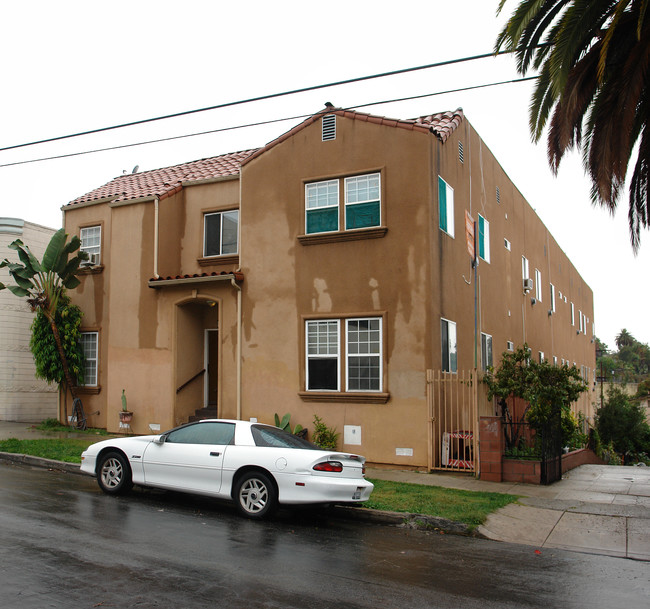 1119 N Coronado St in Los Angeles, CA - Building Photo - Building Photo