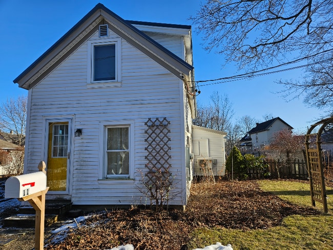 11 Knott St in Rockland, ME - Building Photo - Building Photo