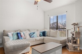 2018 Mountain Wind Loop in Bryan, TX - Foto de edificio - Building Photo