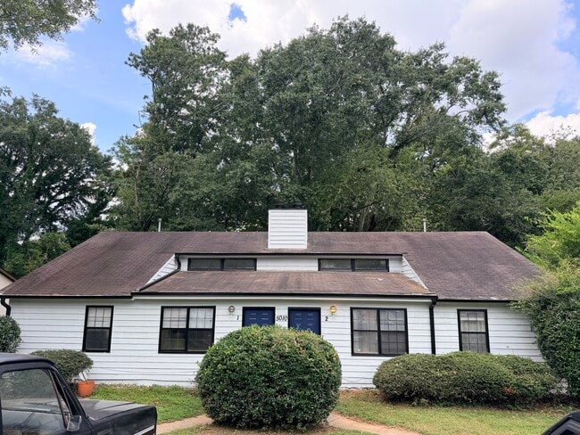 property at 5010 Hawthorne Ct