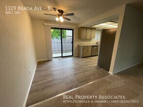 1329 Beach Ave-Unit -B in Marysville, WA - Building Photo - Building Photo