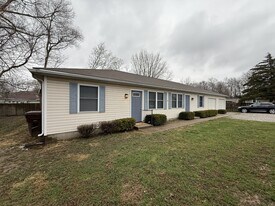 25 W Collins St in Brazil, IN - Building Photo