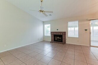 1511 Plain Sight Ave in Henderson, NV - Foto de edificio - Building Photo