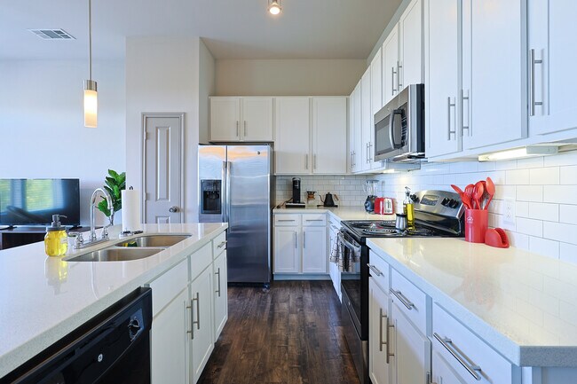 Radius on Grove in Austin, TX - Building Photo - Interior Photo