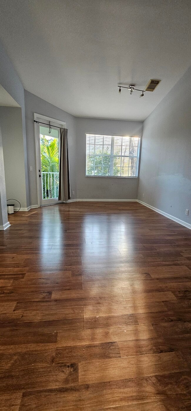 property at 3078 Laurel Ridge Cir