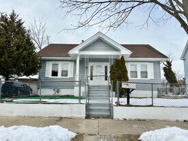 308 W Almond St in Vineland, NJ - Building Photo