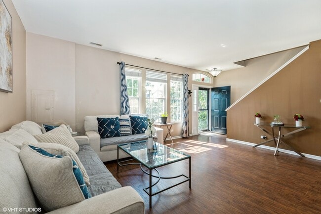 1808 Powers Rd in Woodstock, IL - Building Photo - Building Photo