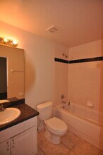 6745 Dairy Rd, Unit 1 in Zephyrhills, FL - Foto de edificio - Building Photo