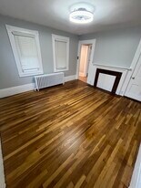 450 Islington St, Unit West End in Portsmouth, NH - Building Photo