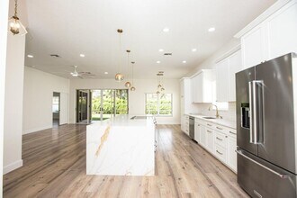 10881 La Salinas Cir in Boca Raton, FL - Building Photo - Building Photo