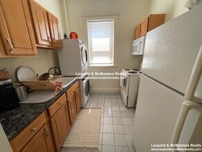 112 Queensberry St, Unit A in Boston, MA - Foto de edificio - Building Photo