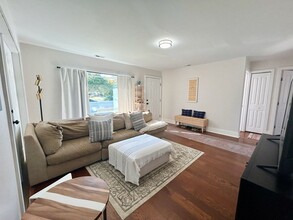 9236 31st Ave SW in Seattle, WA - Building Photo - Building Photo