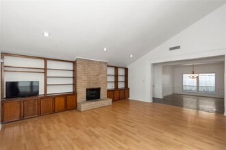 11866 Briar Forest Dr in Houston, TX - Building Photo - Building Photo