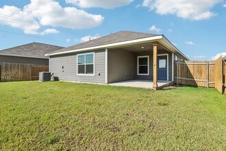 110 Crimson Cir in Denton, TX - Building Photo - Building Photo