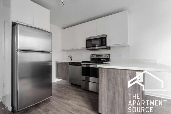 property at 940 W Winona St