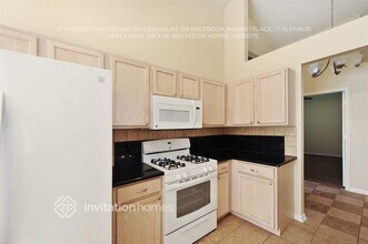 29947 Morningmist Dr in Zephyrhills, FL - Building Photo - Building Photo