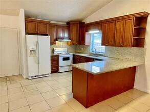 9133 NW 48th St in Sunrise, FL - Building Photo - Building Photo