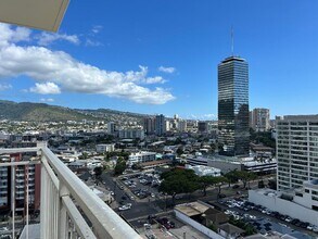 1655 Makaloa St, Unit 1814 in Honolulu, HI - Building Photo - Building Photo