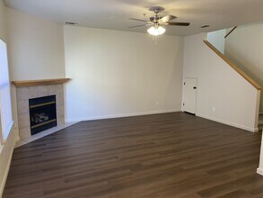 2901 Snyder Ave in Modesto, CA - Building Photo - Building Photo