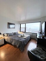 135 Montgomery St, Unit 15B in Jersey City, NJ - Building Photo - Building Photo