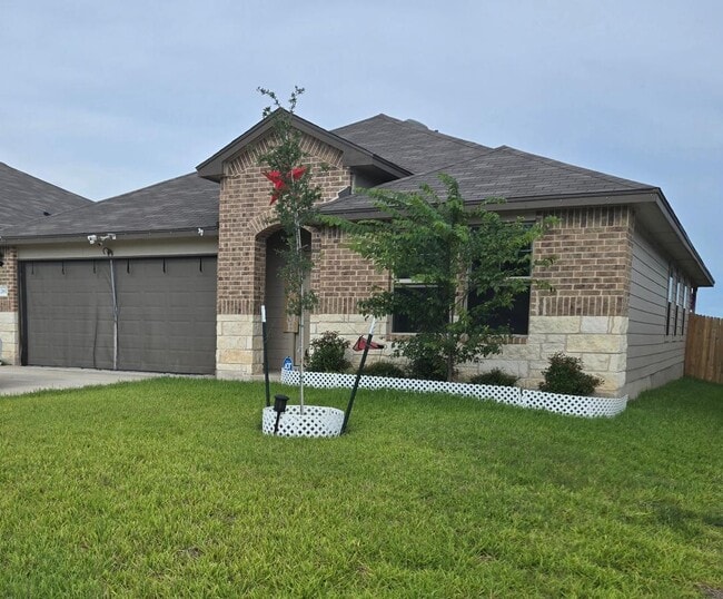 property at 1261 Oxford Ln