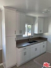 6610 Whitsett Ave in Los Angeles, CA - Building Photo - Building Photo