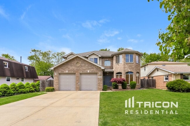 property at 7944 Lamon Ave
