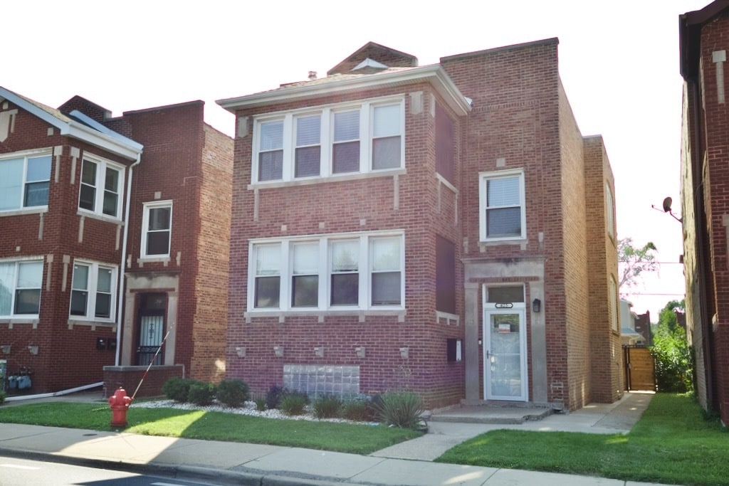 625 Harlem Ave, Unit J02P in Forest Park, IL - Building Photo