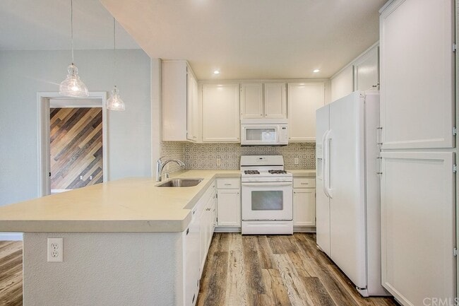 555 Lands End Way, Unit 208 in Oceanside, CA - Building Photo - Building Photo