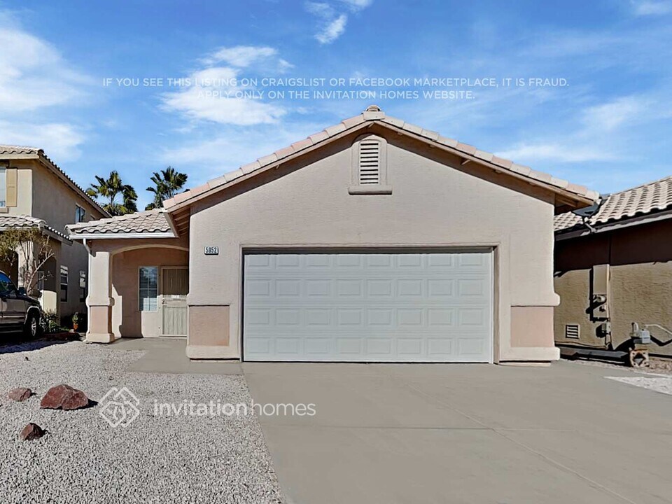 5952 Hickory Nut Ave in Las Vegas, NV - Building Photo