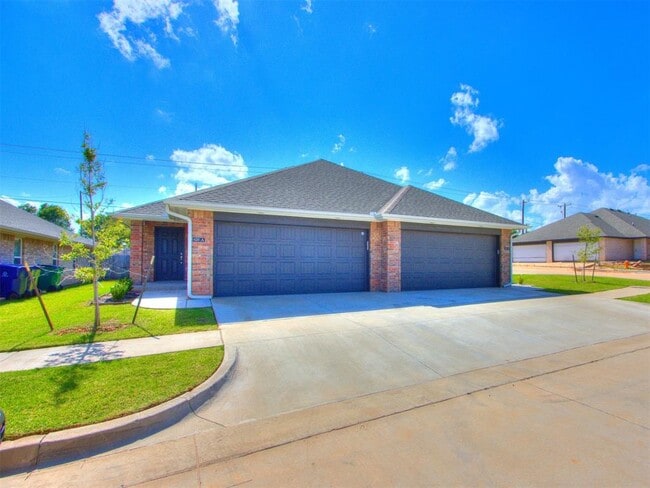 property at 621 Maleah Pl