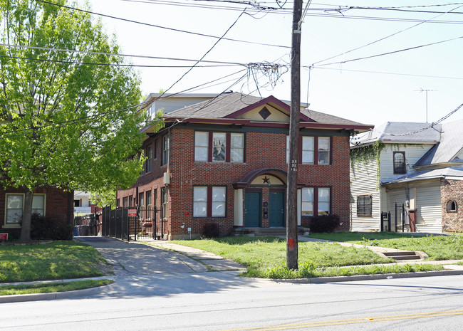 4600 Gaston Ave in Dallas, TX - Building Photo - Building Photo