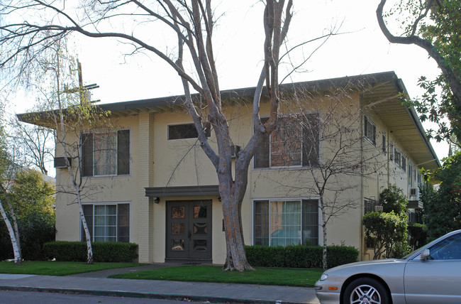 1033 39th St in Sacramento, CA - Foto de edificio - Building Photo