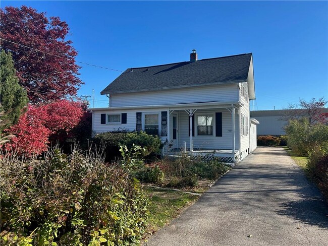 39 Reynolds St in North Kingstown, RI - Building Photo - Building Photo