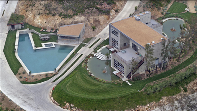 5757 Trancas Canyon Rd in Malibu, CA - Foto de edificio - Building Photo