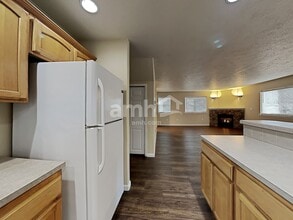 39237 Newton St in Sandy, OR - Building Photo - Building Photo