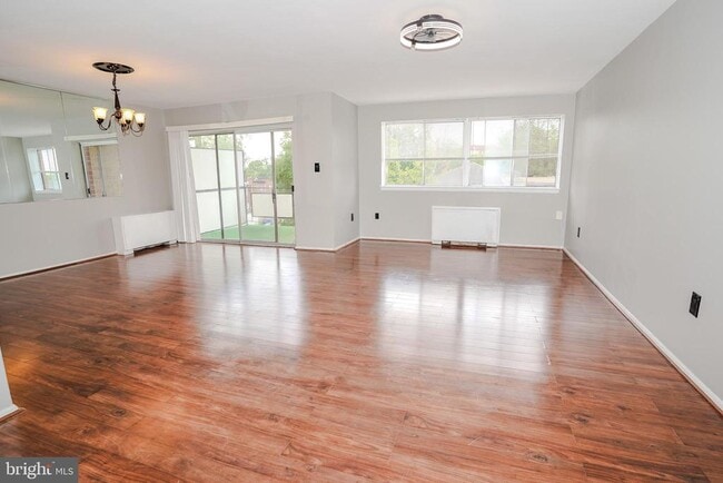 3737 Clarks Ln in Baltimore, MD - Foto de edificio - Building Photo