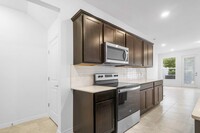 6185 Planta LN in Greenacres, FL - Foto de edificio - Building Photo