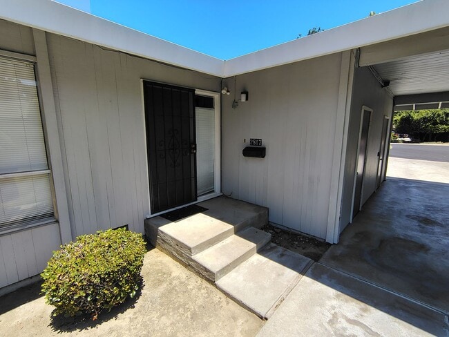 2817 Thornton Ct in Modesto, CA - Building Photo - Building Photo