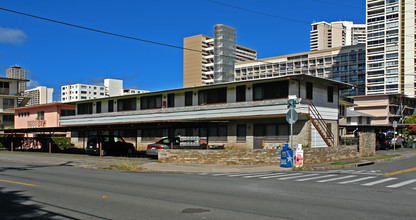 546 Kamoku St in Honolulu, HI - Building Photo - Building Photo