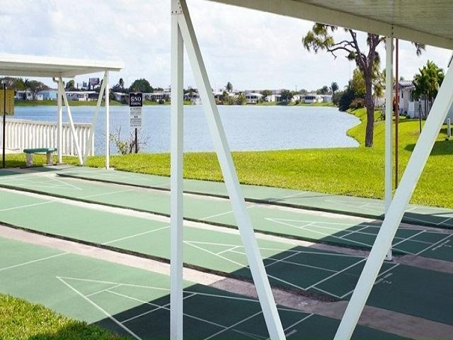 6909 41st Ave N in Riviera Beach, FL - Building Photo - Building Photo