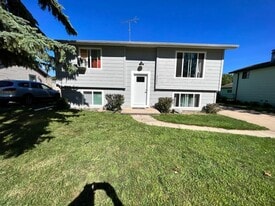 2450 Hamilton St in Oshkosh, WI - Building Photo