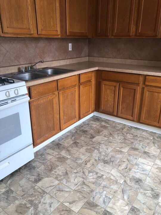 554 Bellows St in St. Paul, MN - Building Photo