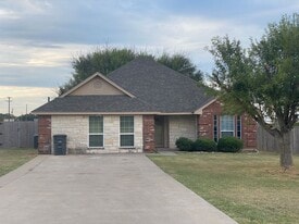 150 Hunters Cir in Weatherford, TX - Building Photo