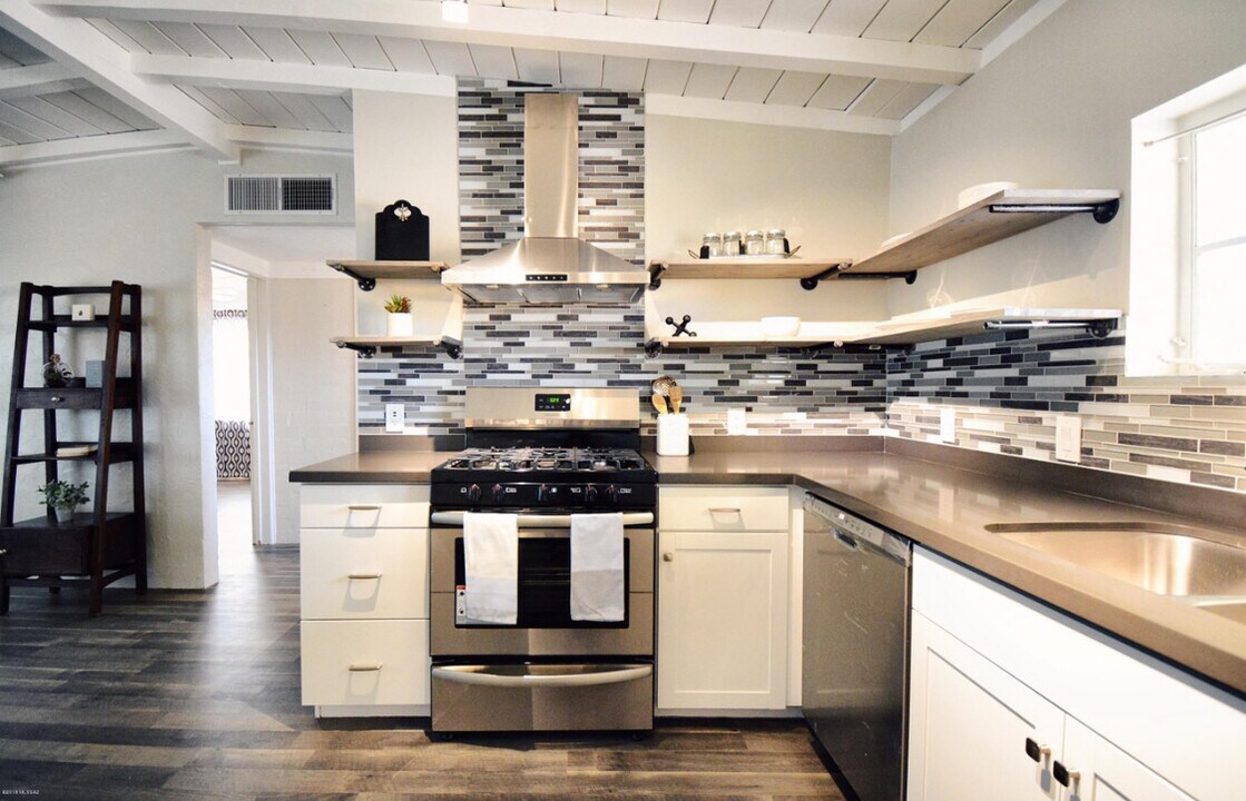 4227 E Santa Barbara Ave in Tucson, AZ - Building Photo