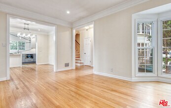 422 Smithwood Dr in Beverly Hills, CA - Building Photo - Building Photo